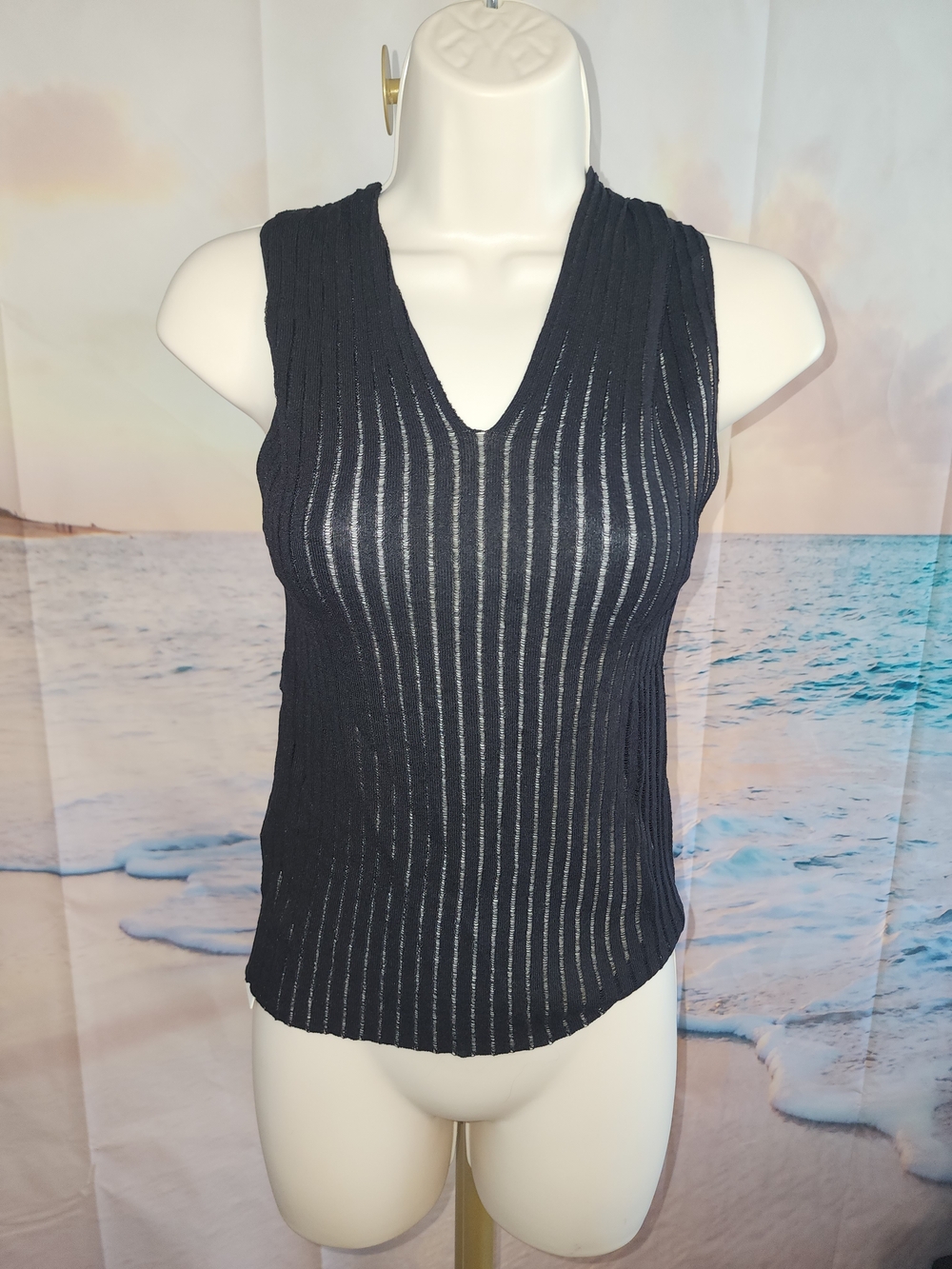 Commense Black Ribbed V-Neck Tank